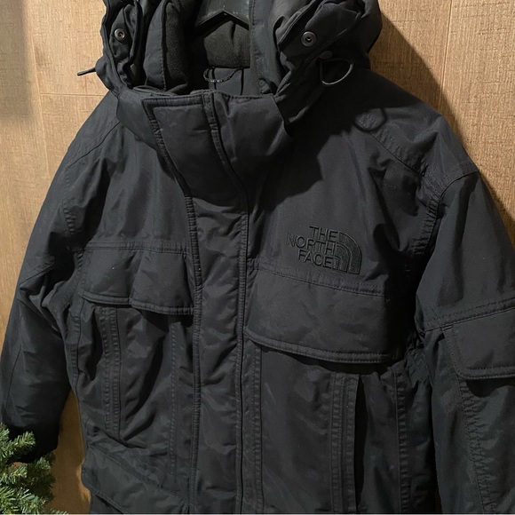 The North Face Men’s Winter Jacket - Picture 4 of 9